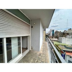 VENTA DEPARTAMENTO 2 DORM BALCON CENTRO