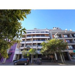 Depto 1 dormitorio con balcón y piscina, B Grl Paz