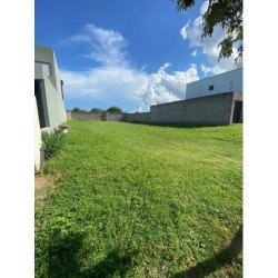 SE VENDE LOTE EN ALTOS DE MANANTIALES