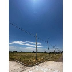 LOTE EN LA ERNESTINA BARRIO DE CAMPO CON ESCRITURA
