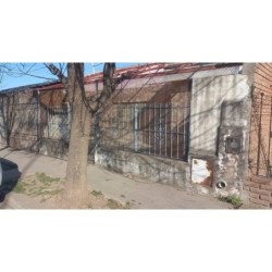 VENTA CASA MARQUES DE SOBREMONTE 3 DORM PATIO