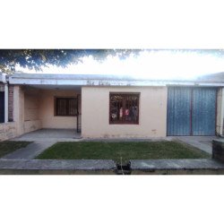 VENTA CASA 2 DORMITORIOS BARRIO ITUZAINGO