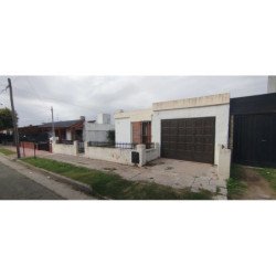 VENTA CASA 3DORMITORIOS B° PARQUE REPUBLICA