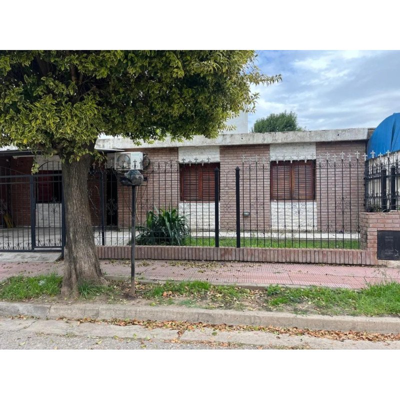 VENTA CASA 3 DORMITORIOS PARQUE REPUBLICA
