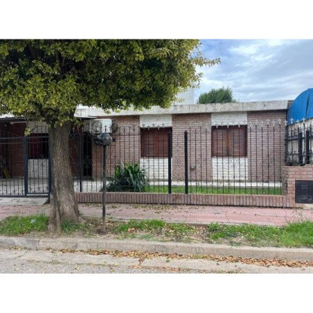 VENTA CASA 3 DORMITORIOS PARQUE REPUBLICA