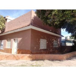 VENTA CASA 2 DORM SAN LORENZO CON DEPTO 1 DORM