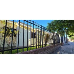 Venta Casa 3 dorm 2 baños. B° Los Robles