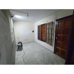VENTA CASA TRES DOMITORIOS PILETA PATIO ZONA SUR