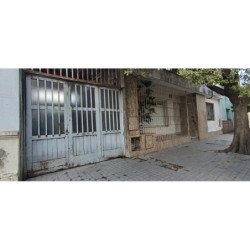 VENTA de Casa 3 dorm. con Galpón B° San Vicente