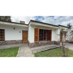 VENTA CASA DON BOSCO 2 DORMITORIOS SUPER LUMINOSA