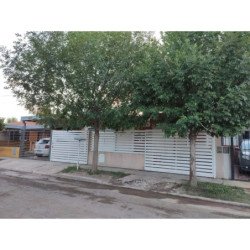 Venta Hermosa casa con pileta calidad !!!
