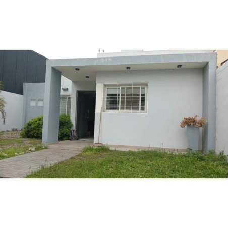 Se vende Casa apto crédito con quincho en Altamira