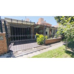 VENTA CASA 3 DORMITORIOS ALTOS VELEZ SARSFIELD