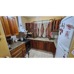 VENTA CASA 4 DORM EN VILLA ADELA ZONA SUR