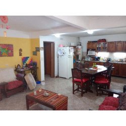 VENTA DE CASA MAS DEPARTAMENTO ALTO ALBERDI