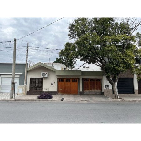 Venta Casa 3 dormitorios Talleres Este -A. Crédito