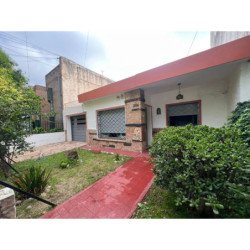 VENTA CASA 3 DORMITORIOS BARRIO JARDIN APTA CREDIT