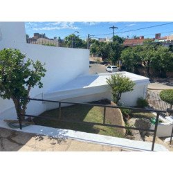 VENTA CASA PARQUE CHACABUCO 3 DORMITORIOS