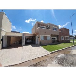 Duplex 2 dormitorios, Barrio Las Toscas