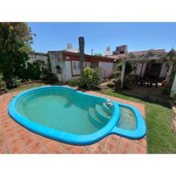 VENTA CASA ZONA CERRO 3 DORM PILETA