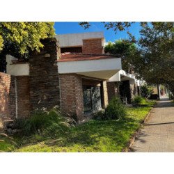 SE VENDE CASA EN BARRIO ALTO PALERMO ZONA NORTE