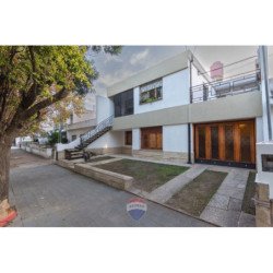 VENTA CASA + DEPTO BARRIO LOS NARANJOS CORDOBA