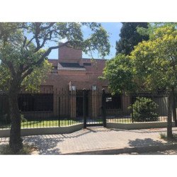 VENTA CASA 5 DORM CON COCHERA BAJO PALERMO