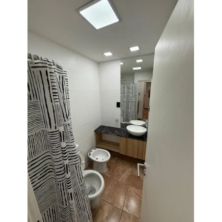 Venta departamento remodelado con Patio propio