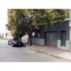 VENTA CASA LOMAS DE SAN MARTIN 2 DORM CON DPTO