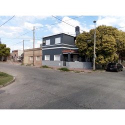 VENTA CASA LOMAS DE SAN MARTIN 2 DORM CON DPTO