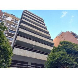 Venta Gran Departamento con cochera Nueva Cordoba