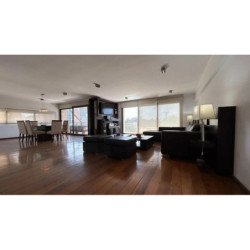 SE VENDE SEMIPISO FRENTE A PLAZA ESPAÑA