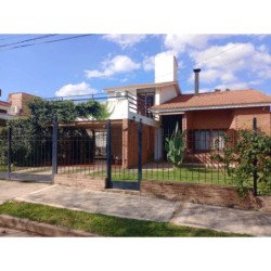 CASA 4 DOR VENTA CARLOS PAZ CORDOBA APTO CREDITO