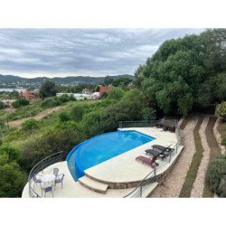 VENTA CASA VILLA DEL LAGO CARLOS PAZ CON PILETA