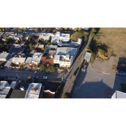 VENTA DUPLEX PARQUE LICEO 2 DORM CON GALPON
