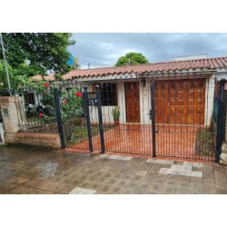 CASA 2 DORMITORIOS 2 GARAGE EN VICOR