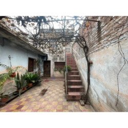 VENDE CASA GRAL BUSTOS 3 DORMITORIOS CON COCHERA
