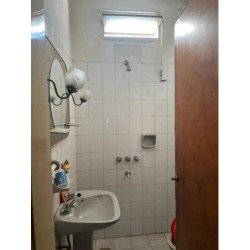 venta casa a refaccionar en Alberdi