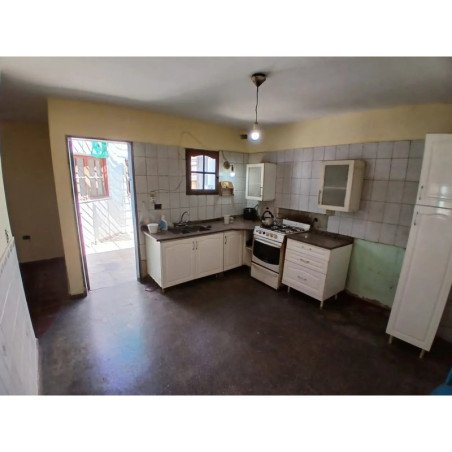 VENTA CASA 3 DORM CENTRO AMERICA CON DEPTO 1 DORM