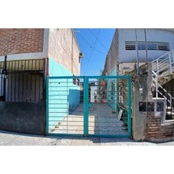 VENTA CASA 3 DORM CENTRO AMERICA CON DEPTO 1 DORM