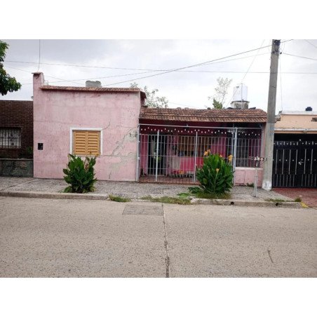 SE VENDE CASA A REFACCIONAR B ALTAMIRA