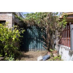 Casa 4 dor a refaccionar en Alejandro Centeno