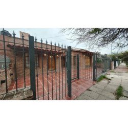 VENTA CASA MODERNA APTA CREDITO CHATEAU CARRERAS !