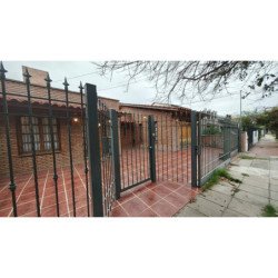 VENTA CASA MODERNA APTA CREDITO CHATEAU CARRERAS !