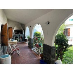 VENTA CASA DE 2 DORMITORIOS + DEPTO BARRIO ZUMARAN