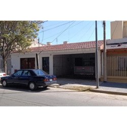VENTA CASA DOS DORMITORIOS TALLERES (E)