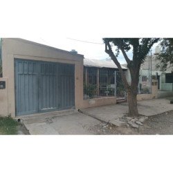 VENTA DE CASA MAS 3 DEPTOS CHICOS EN PARQUE LICEO