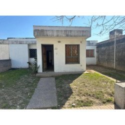 VENTA CASA 3 DORMITORIOS B° LAS PALMAS