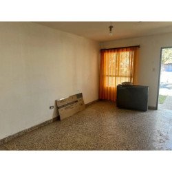 VENTA CASA 3 DORMITORIOS B° LAS PALMAS