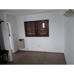 VENTA CASA DUPLEX + DEPTO BARRIO PUEYRREDON
